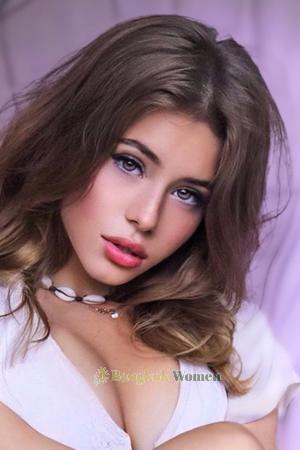 199010 - Alexandra Age: 19 - Russia
