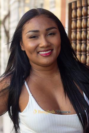 212474 - Julieth Age: 26 - Colombia