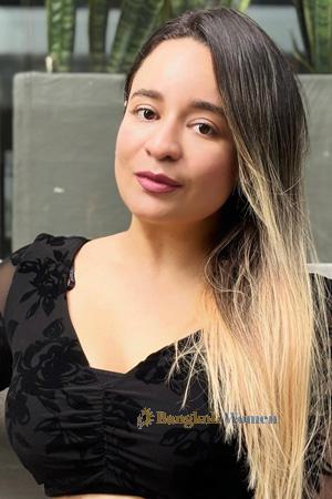 223216 - Geraldine Age: 34 - Colombia