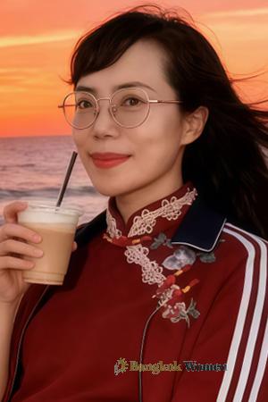 227218 - Emily Age: 62 - China