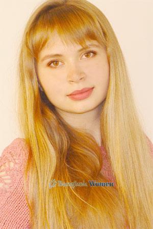 72657 - Elena Age: 27 - Ukraine
