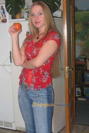 81650 - Oksana Age: 33 - Russia