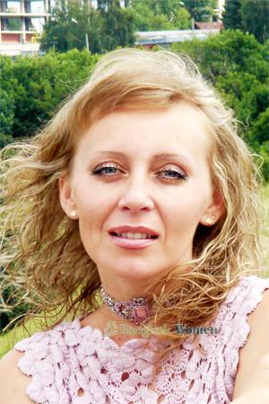 89208 - Farida Age: 43 - Russia